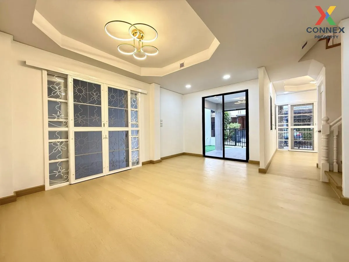 For Sale Townhouse/Townhome  , BaanThanasuk , newly renovated , N