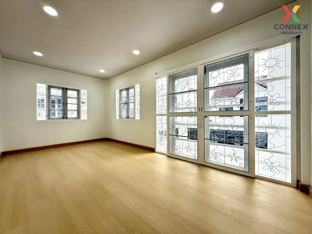 For Sale Townhouse/Townhome  , BaanThanasuk , newly renovated , N