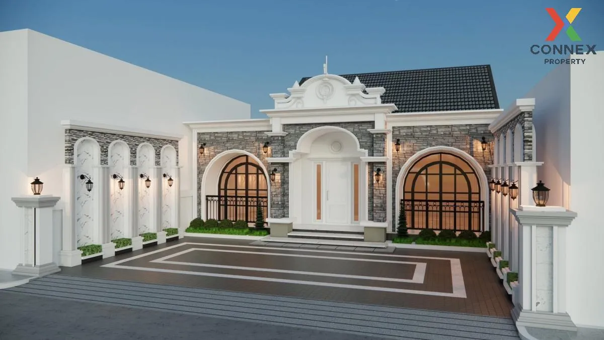 For Sale  Luxury English style townhouse at the end of the house, 1