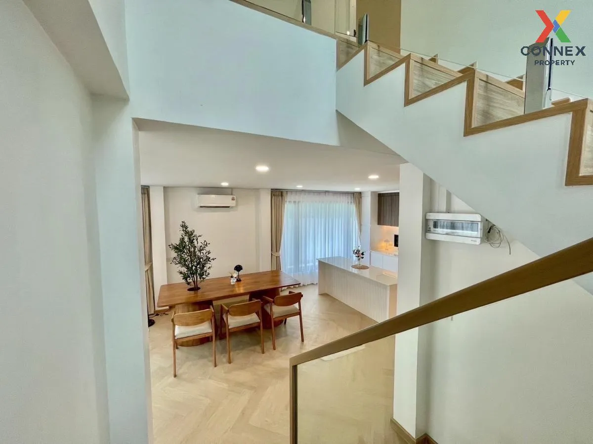 For Sale House , Pattanakarn 69 , wide frontage , newly renovated