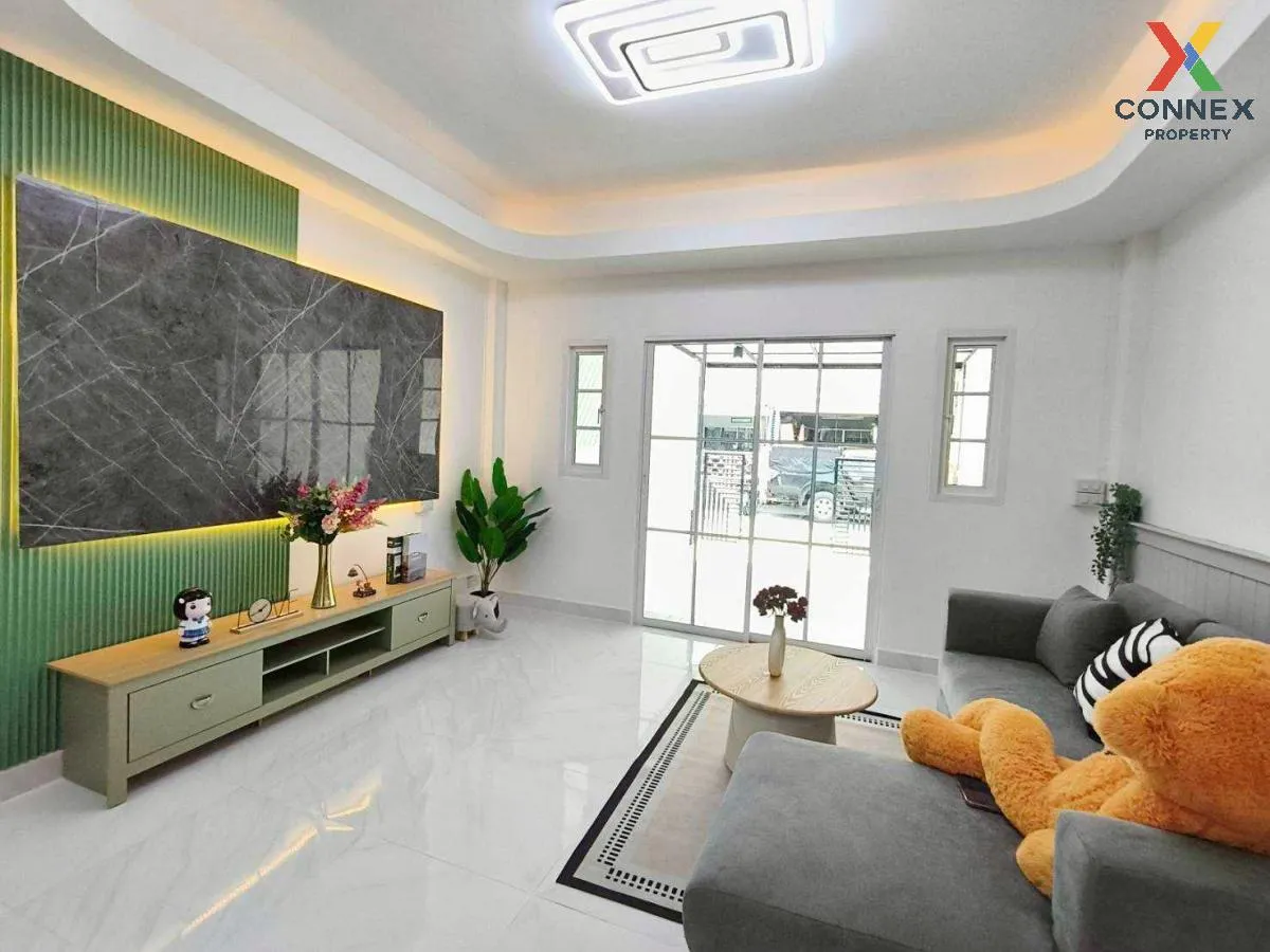 For Sale Townhouse/Townhome  , Baan Poonsin Thani 3 , newly renov