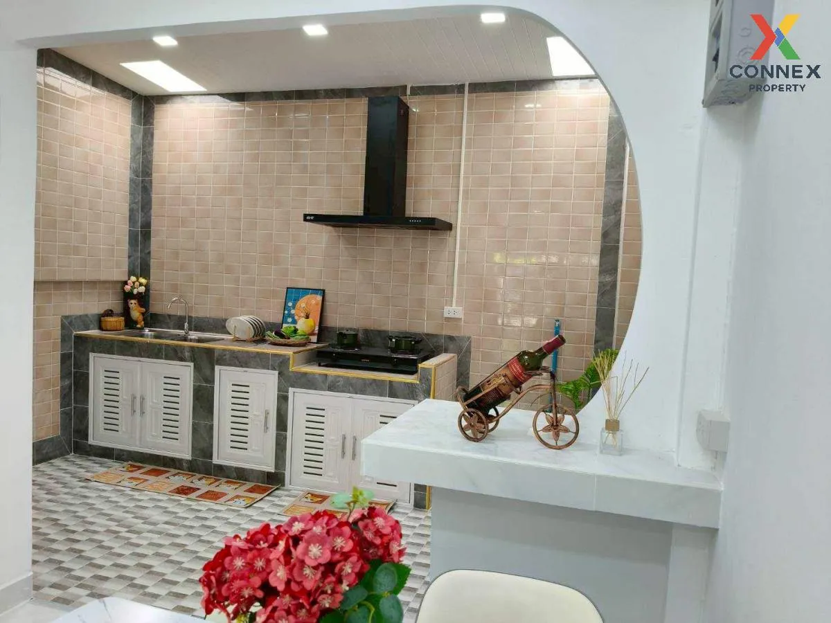 For Sale Townhouse/Townhome  , Baan Poonsin Thani 3 , newly renov