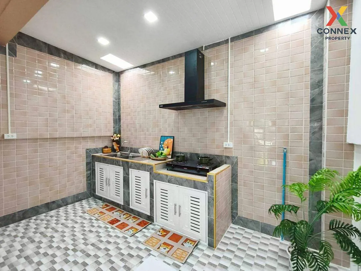 For Sale Townhouse/Townhome  , Baan Poonsin Thani 3 , newly renov