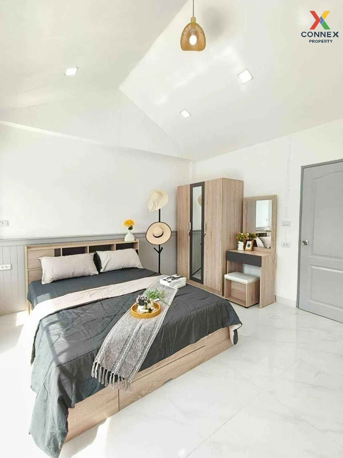For Sale Townhouse/Townhome  , Baan Poonsin Thani 3 , newly renov