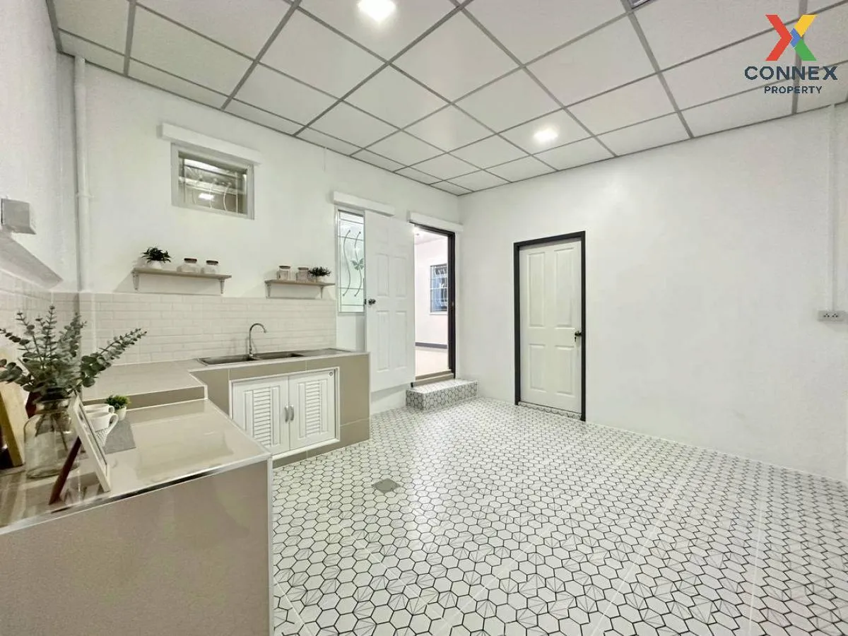 For Sale Townhouse/Townhome  , Buathong Thani Phase 17 , newly re