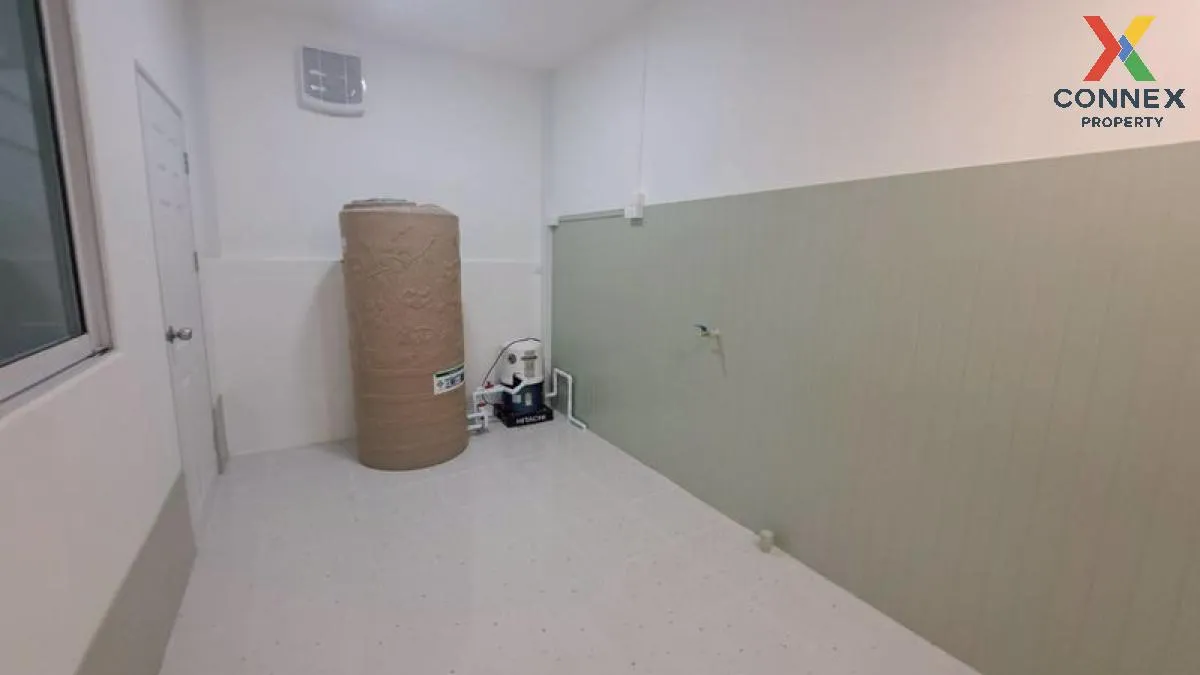 For Sale Townhouse/Townhome  , Buathong Thani Phase 17 , corner u