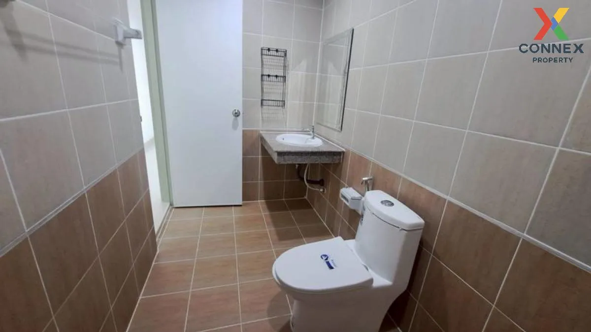 For Sale Townhouse/Townhome  , Buathong Thani Phase 17 , corner u