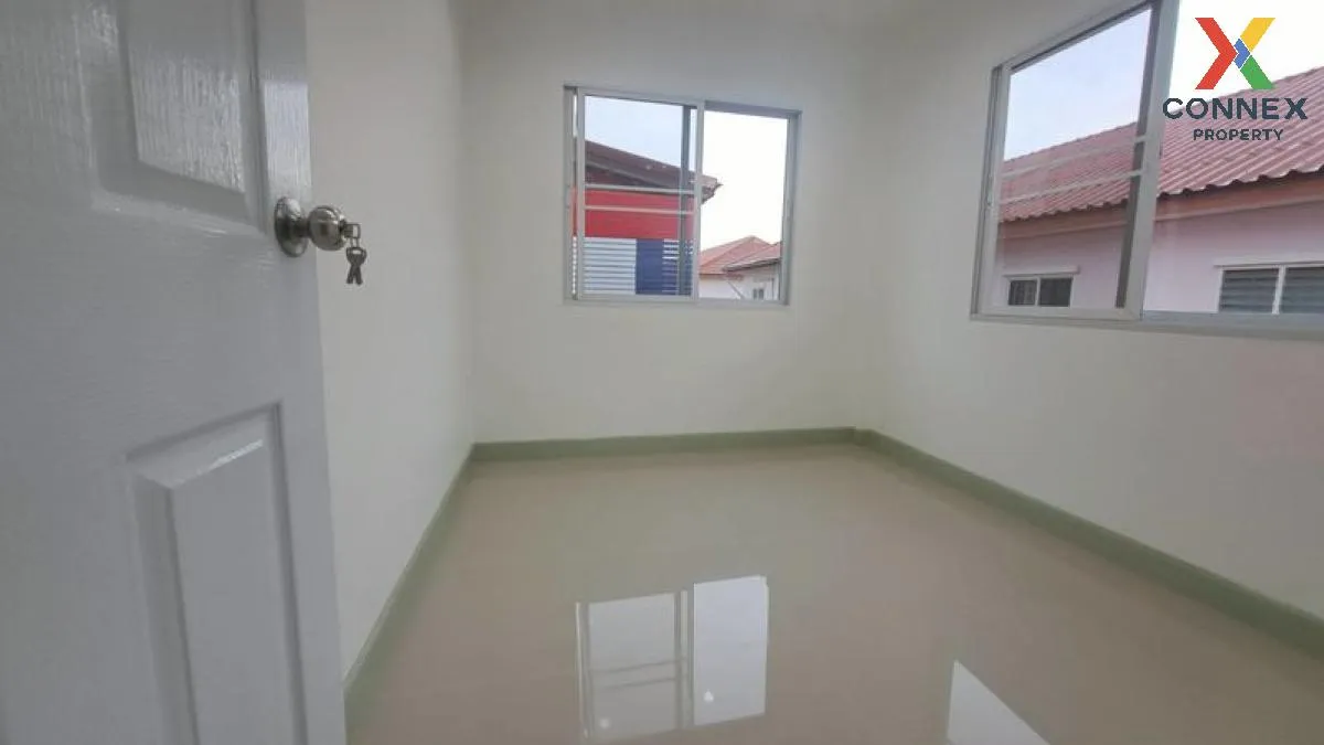 For Sale Townhouse/Townhome  , Buathong Thani Phase 17 , corner u