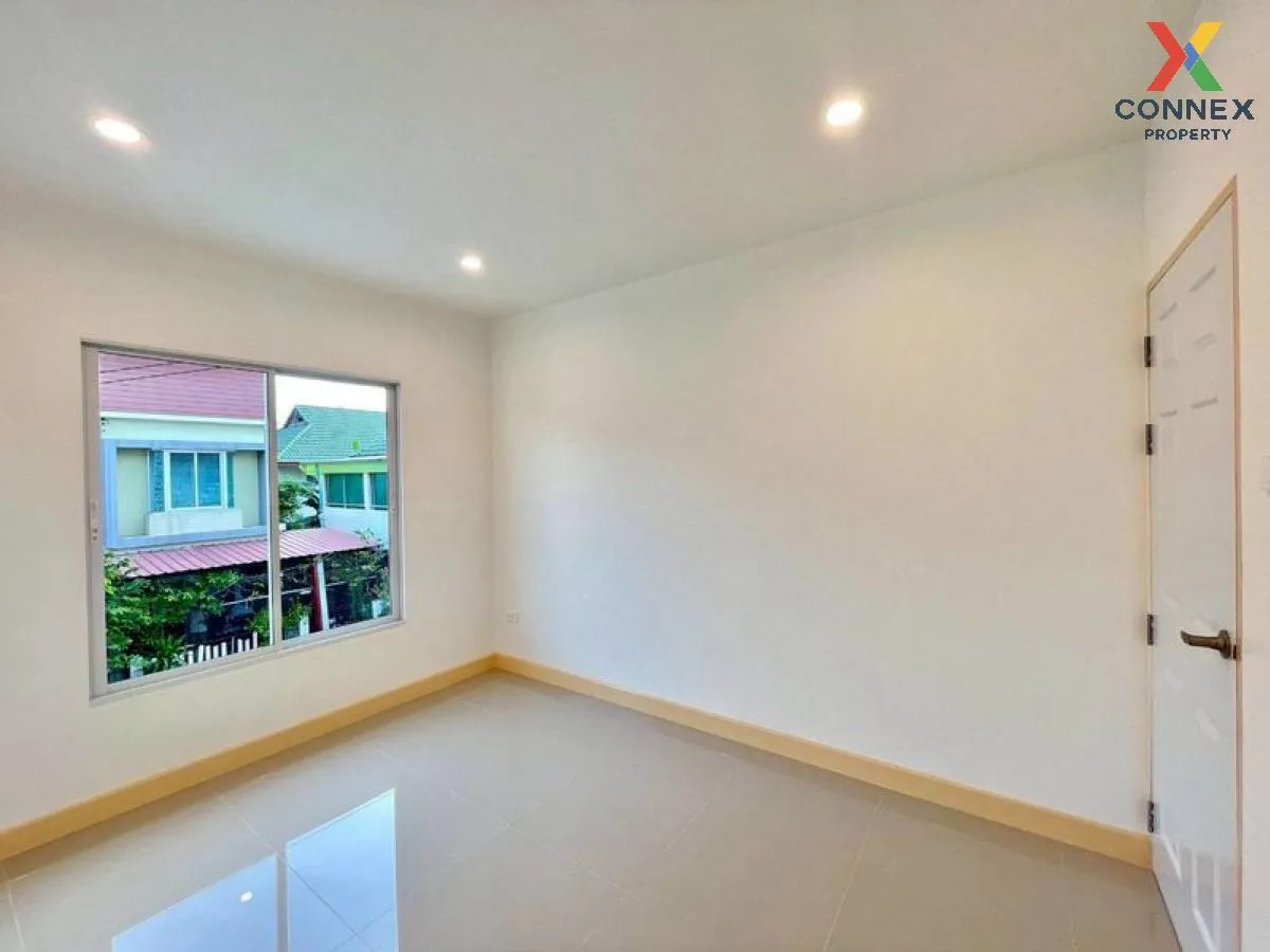 For Sale Townhouse/Townhome  , Buathong Thani Phase 18 , corner u