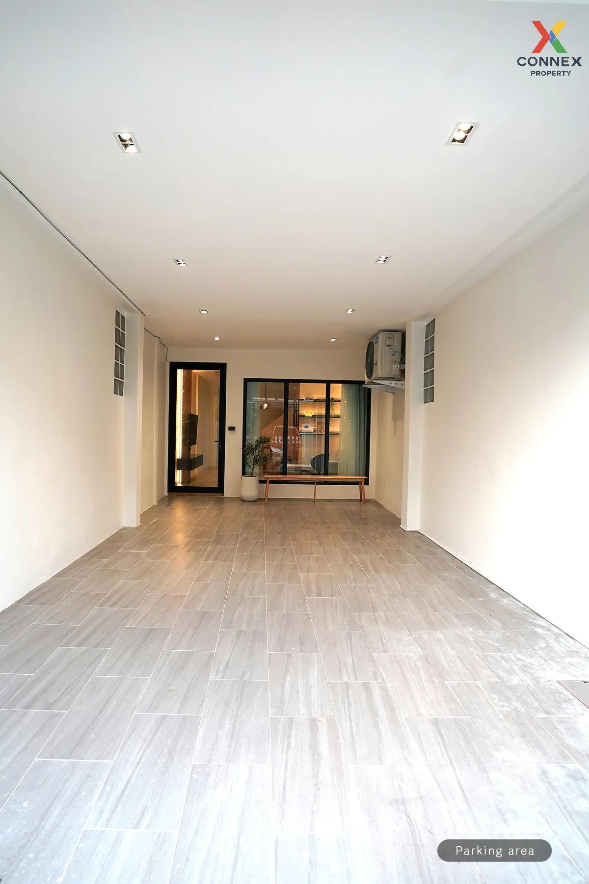 For Rent Townhouse/Townhome  , Yoo Charoen 29 , newly renovated , 2
