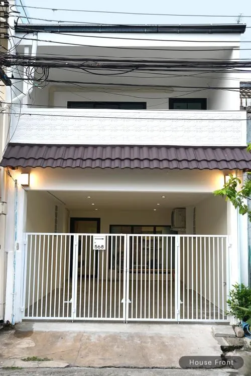 For Rent Townhouse/Townhome  , Yoo Charoen 29 , newly renovated , Sam Saen Nok , Huai Khwang , Bangkok , CX-129528