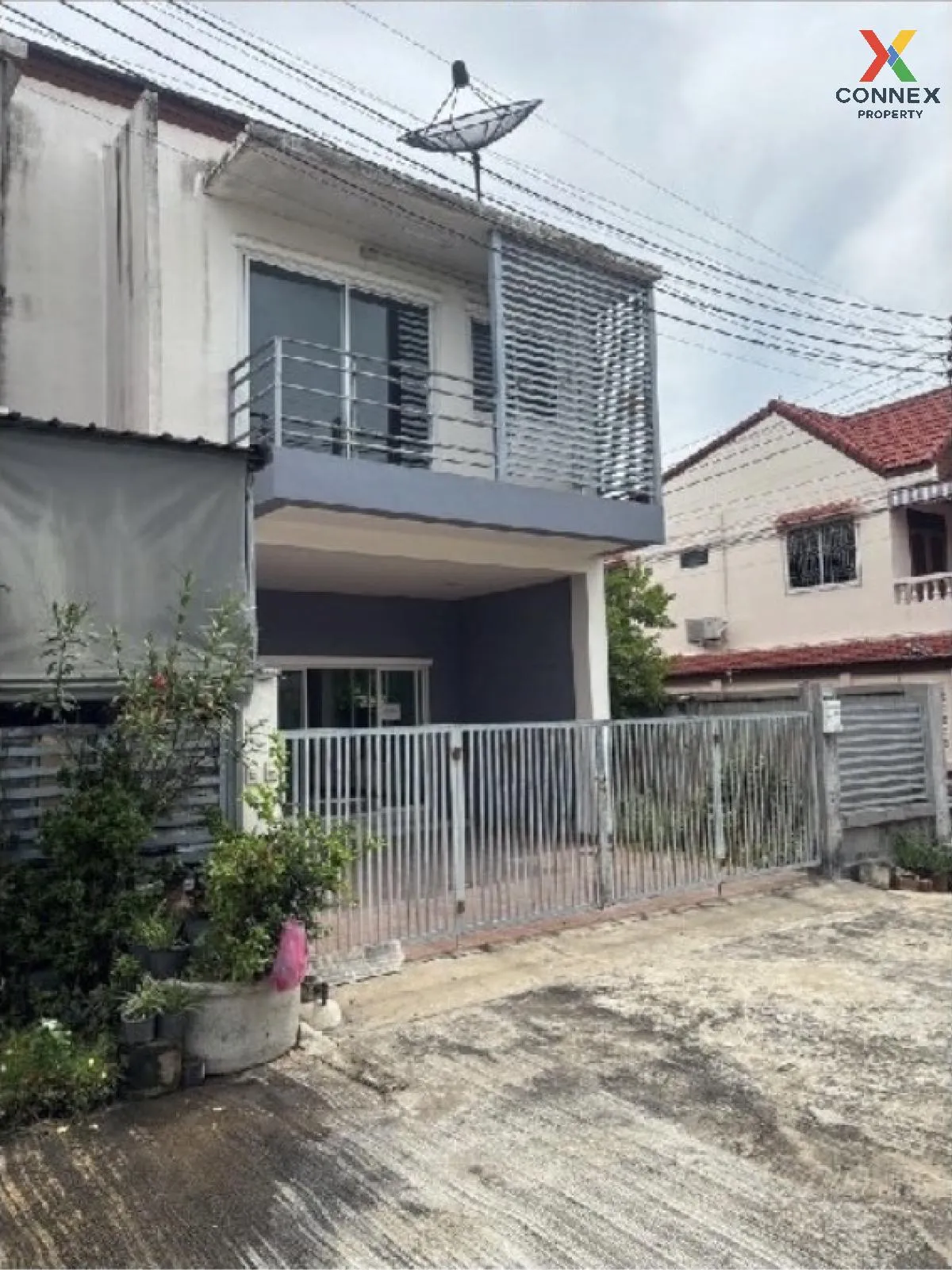For Sale 2 - storey townhouse, area 208 square meters, Sam Chuk,  3