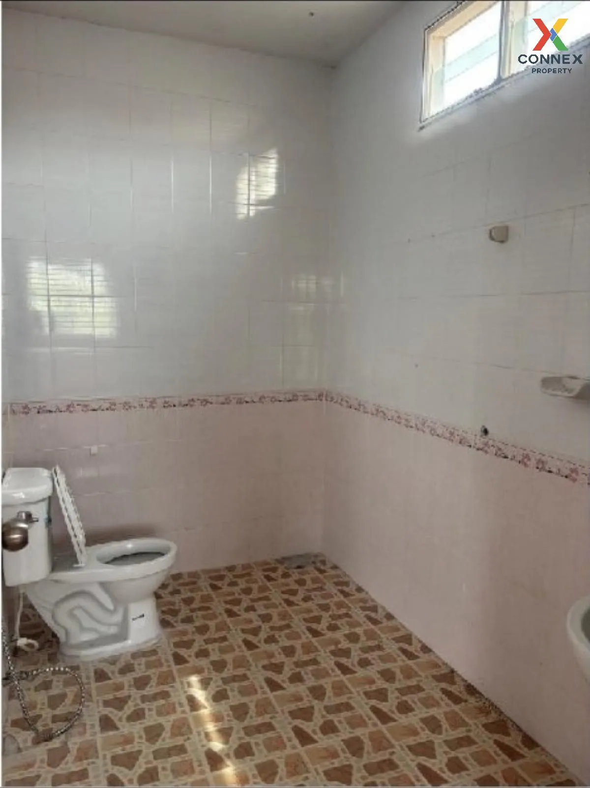 For Sale 2 - storey townhouse, area 208 square meters, Sam Chuk, 