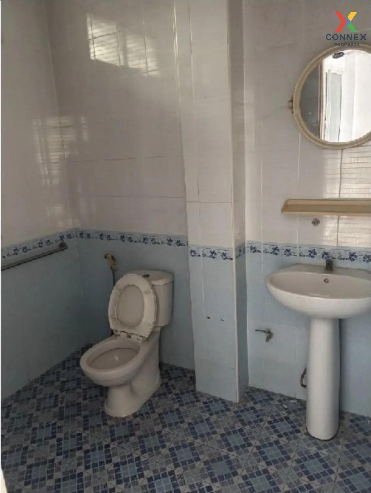 For Sale 2 - storey townhouse, area 208 square meters, Sam Chuk, 