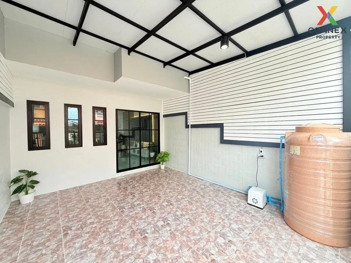 For Sale Townhouse/Townhome  , Baan Ratchathani 6 , newly renovat 2