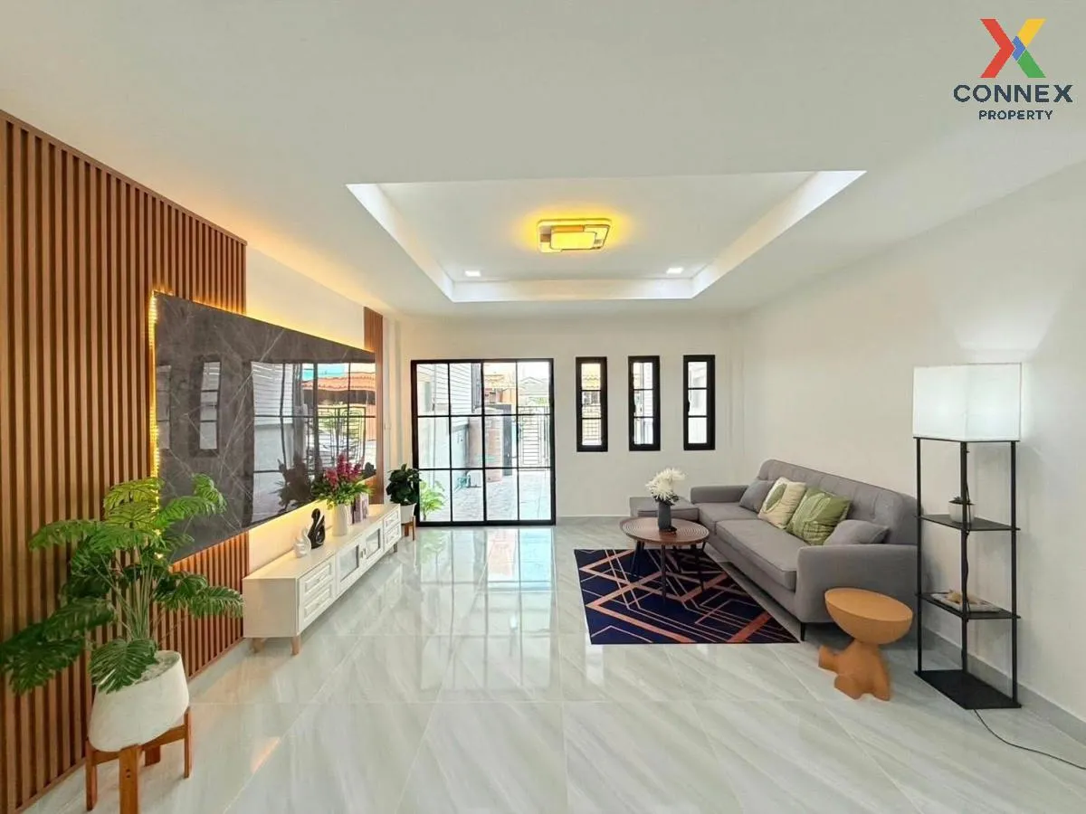 For Sale Townhouse/Townhome  , Baan Ratchathani 6 , newly renovat