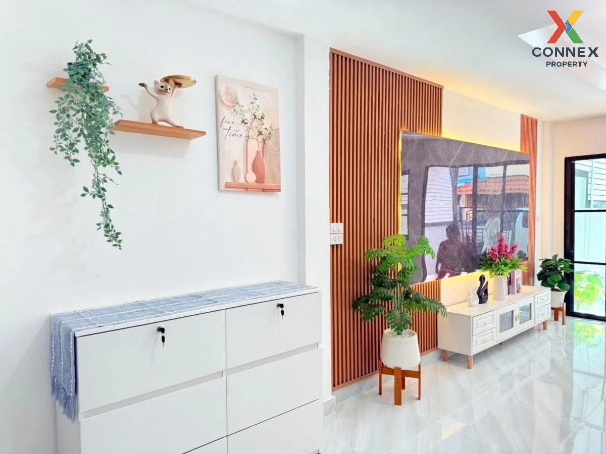 For Sale Townhouse/Townhome  , Baan Ratchathani 6 , newly renovat