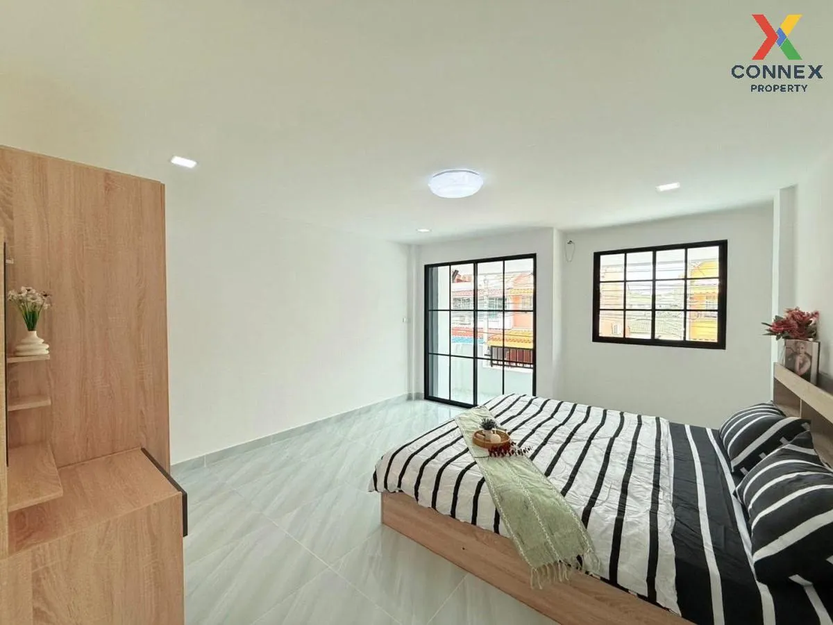 For Sale Townhouse/Townhome  , Baan Ratchathani 6 , newly renovat