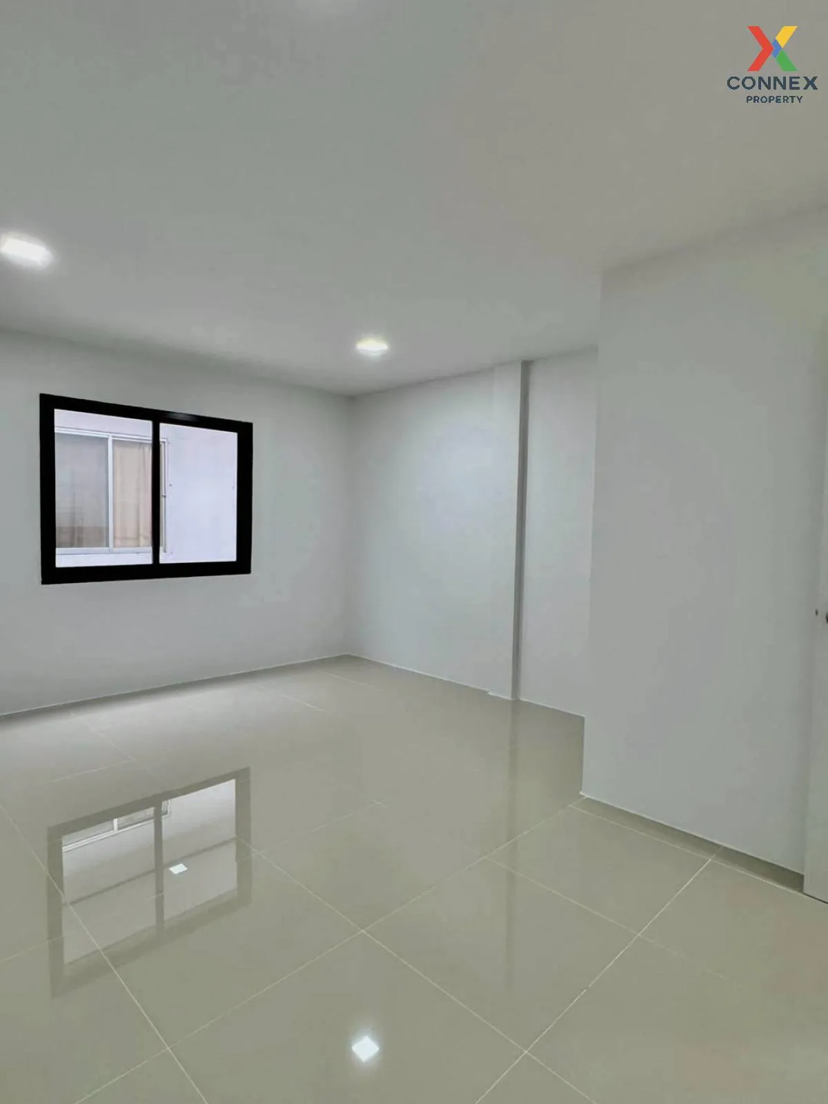 For Sale Townhouse/Townhome  , Tawanna Village , newly renovated 