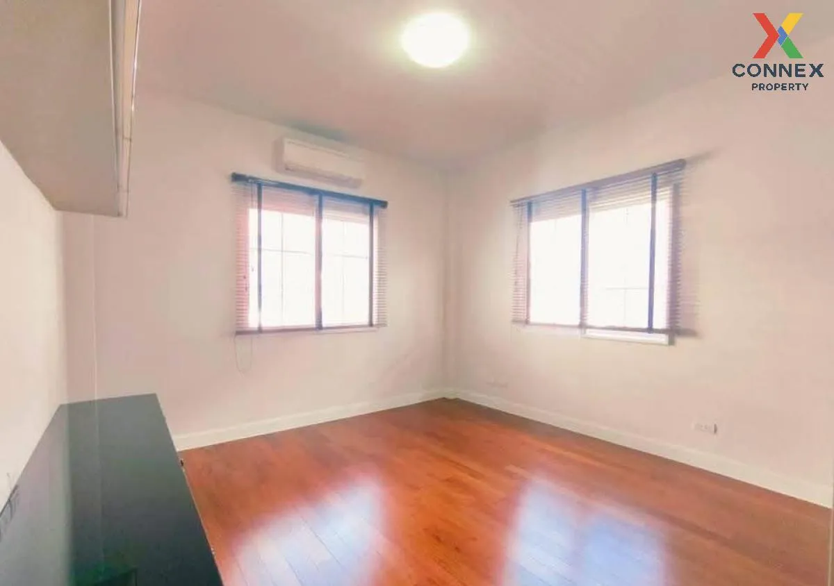 For Sale House , Burasiri Panyaindra , corner unit , Bang Chan , 