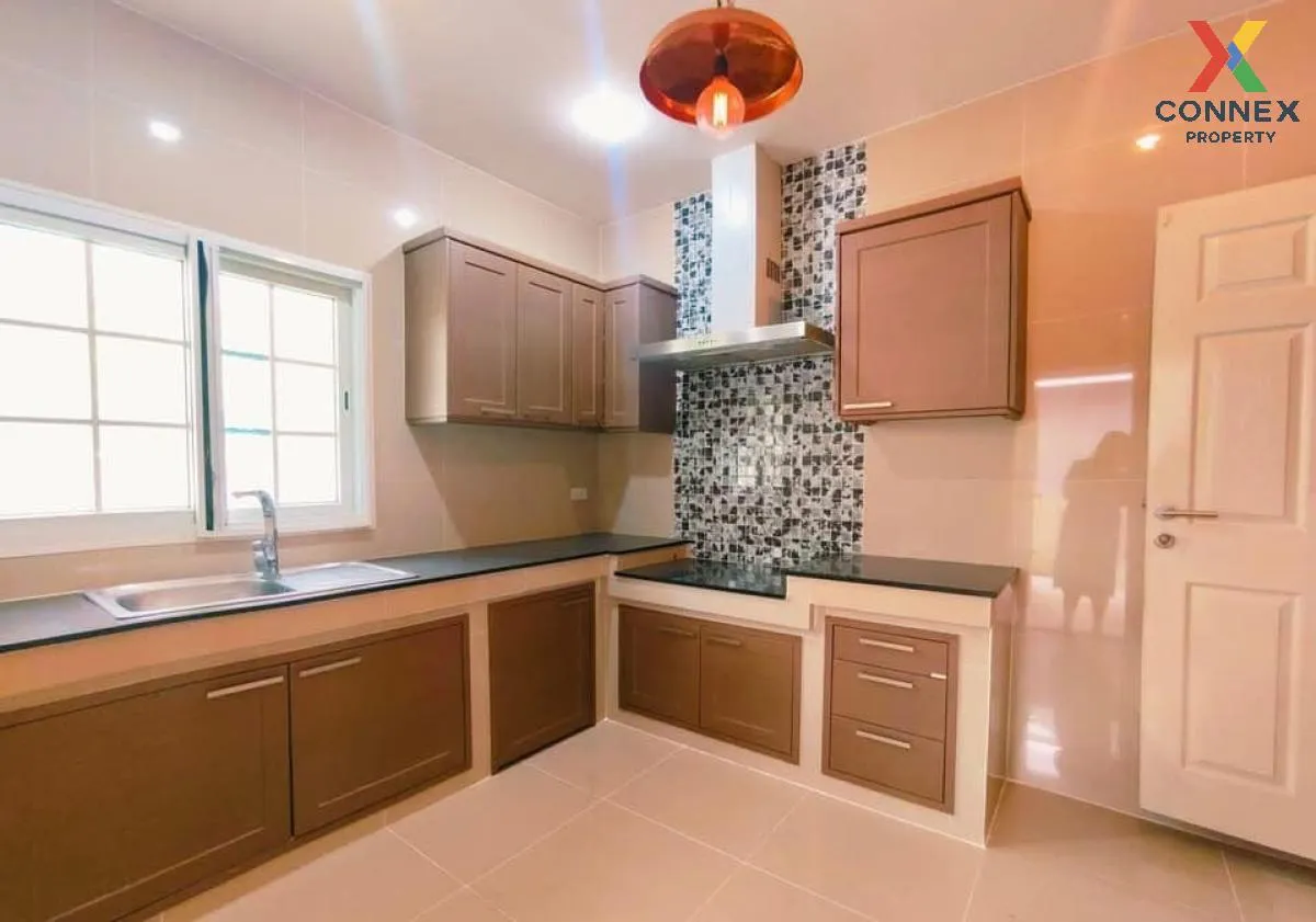 For Sale House , Burasiri Panyaindra , corner unit , Bang Chan , 