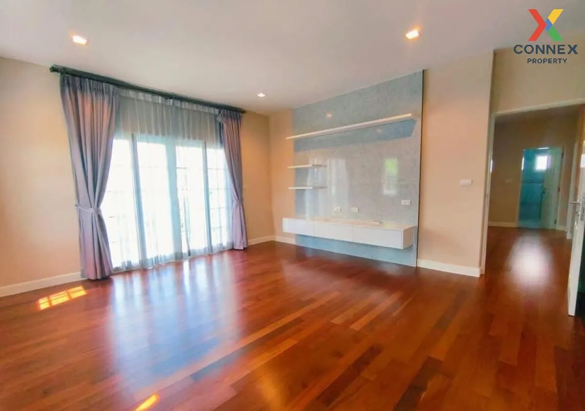 For Sale House , Burasiri Panyaindra , corner unit , Bang Chan , 