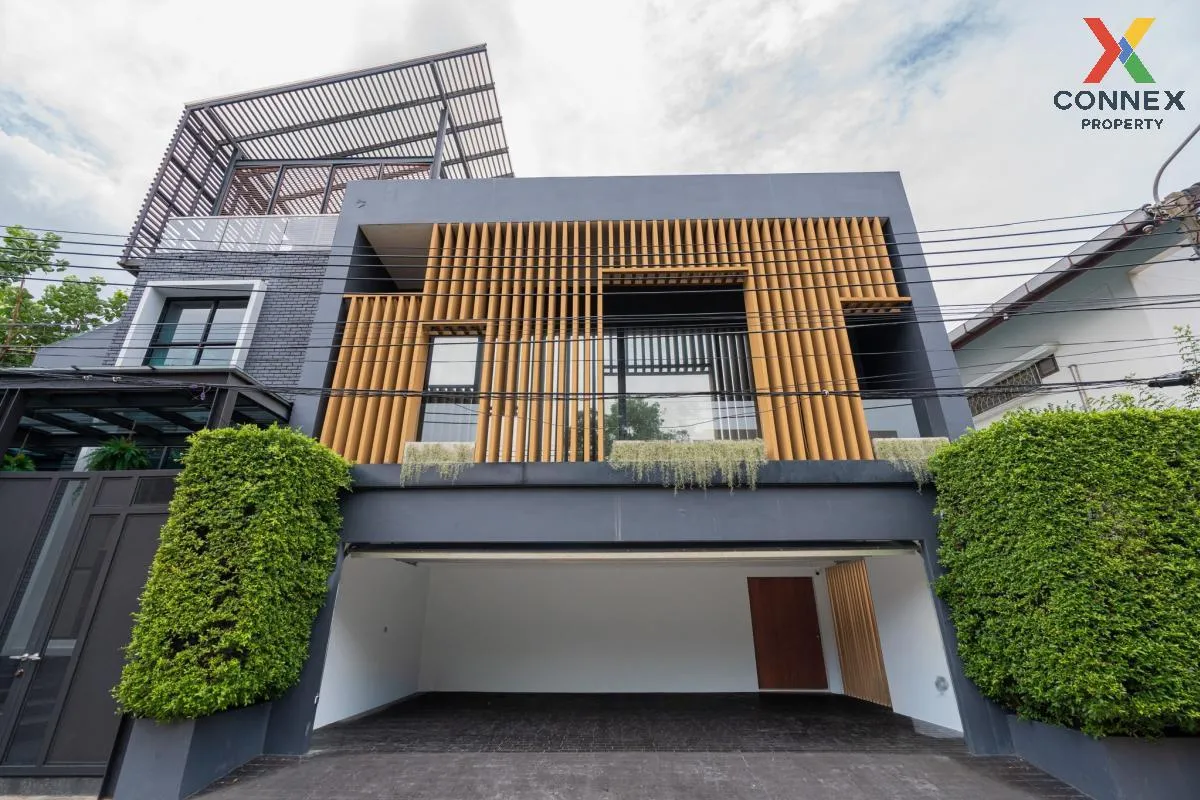 For Sale  3-storey detached house, pool villa with swimming pool, 1