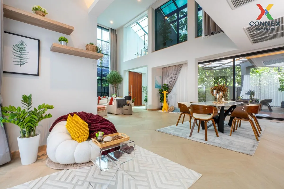 For Sale  3-storey detached house, pool villa with swimming pool, 3