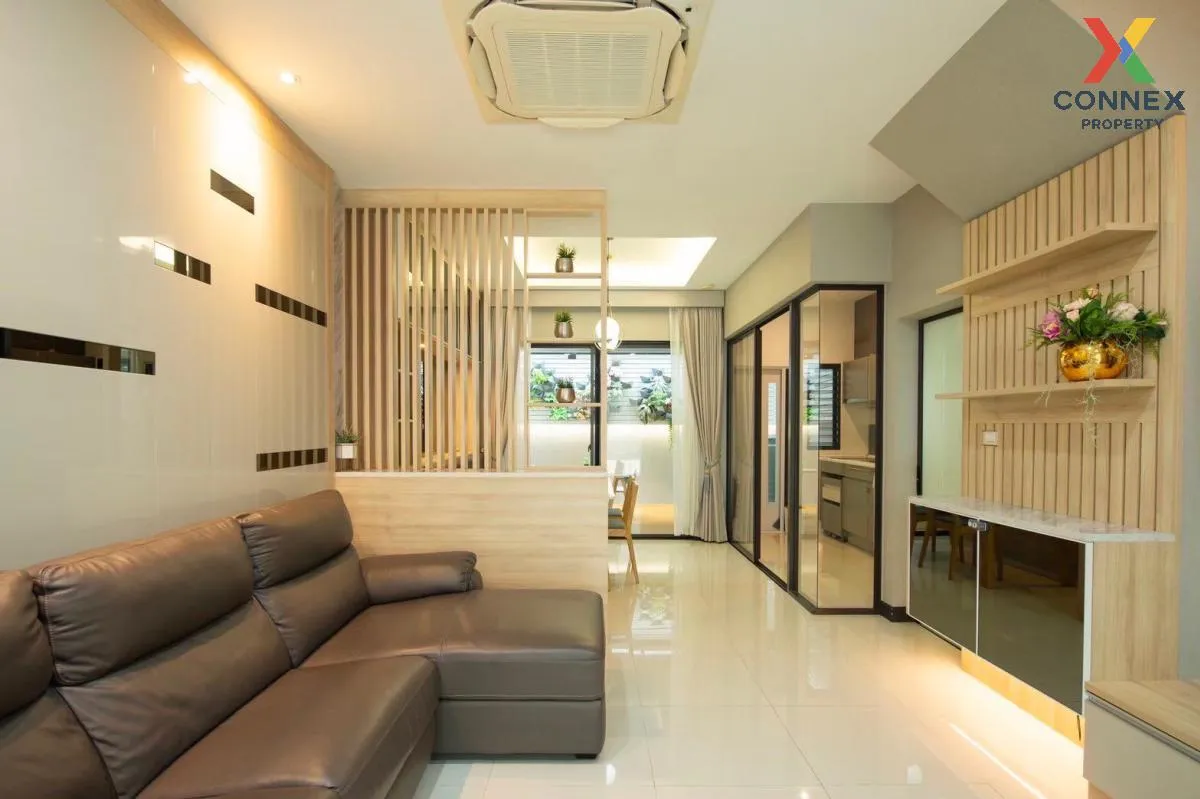 For Sale Townhouse/Townhome  , LANDMARK EKAMAI-RAMINDRA , Lat Phr 3