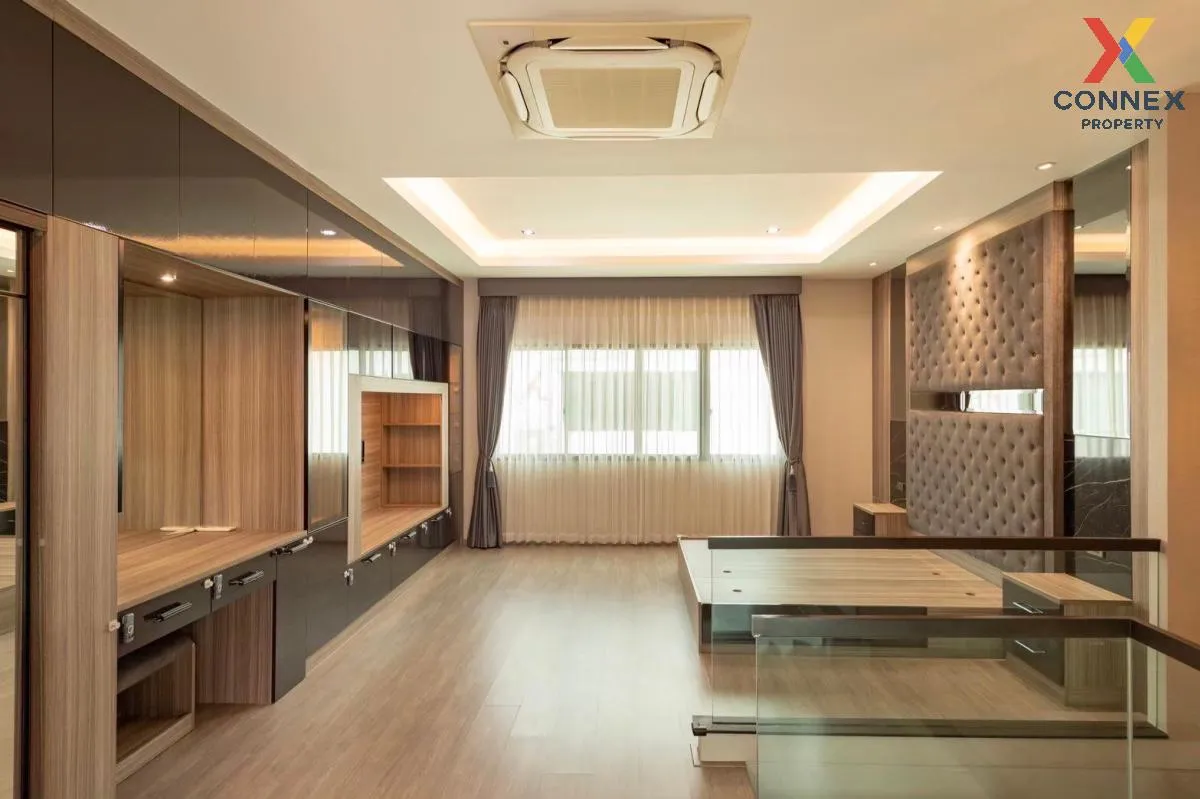 For Sale Townhouse/Townhome  , LANDMARK EKAMAI-RAMINDRA , Lat Phr