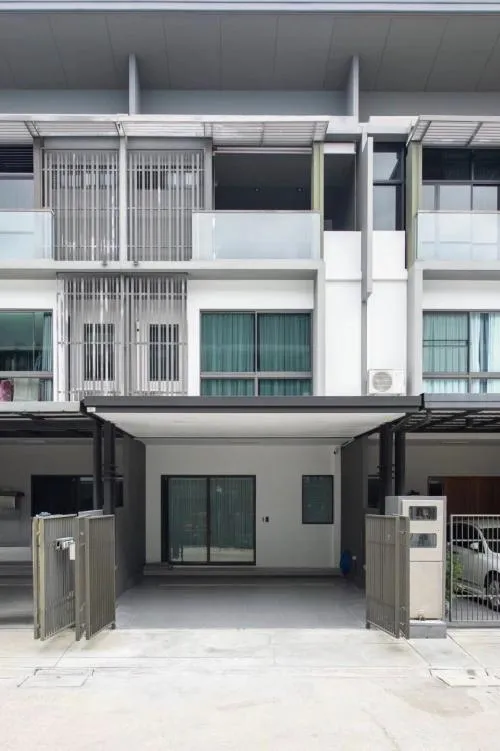For Rent Townhouse/Townhome  , LANDMARK EKAMAI-RAMINDRA , Lat Phrao , Lat Phrao , Bangkok , CX-129895