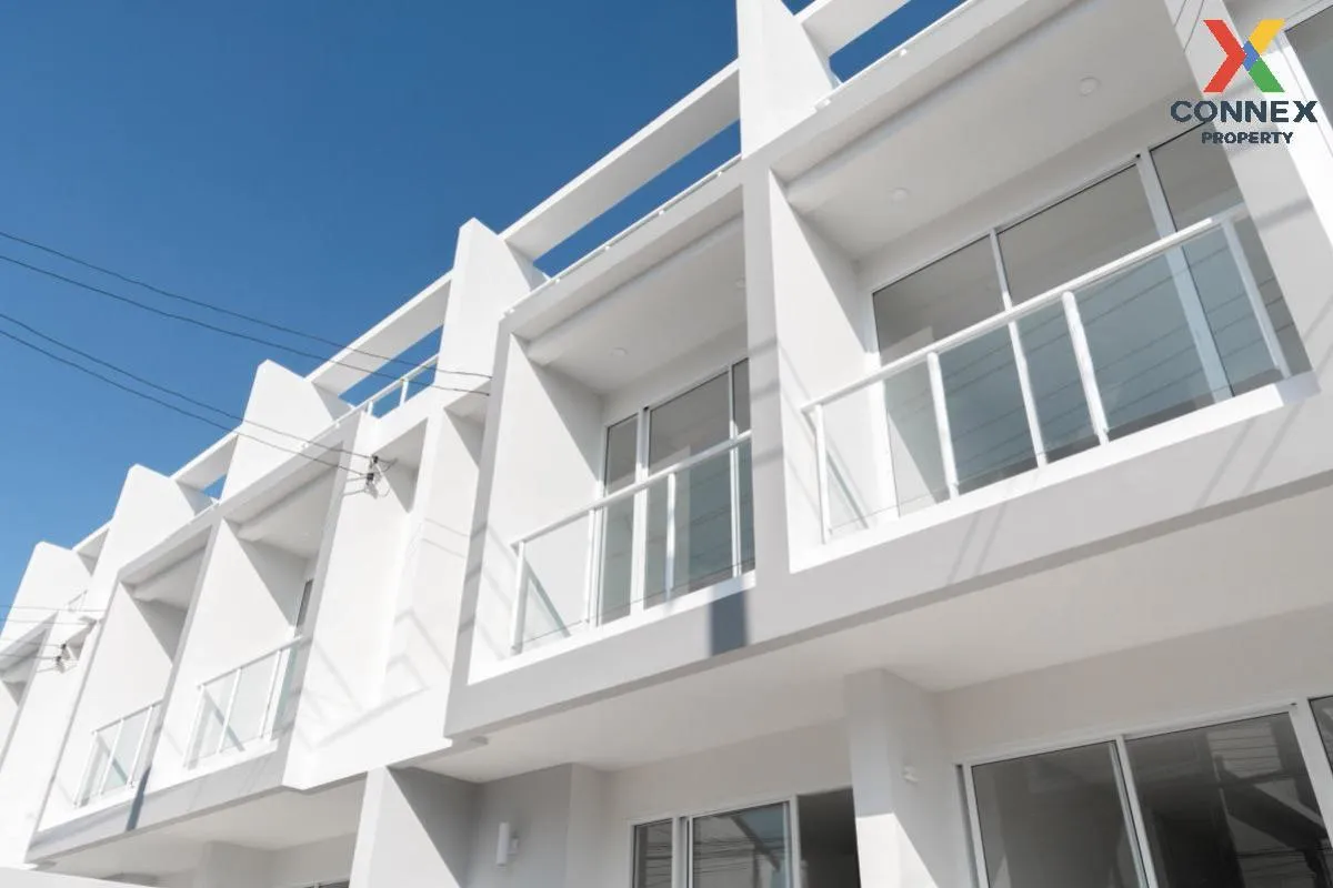 ขายบ้านทาวน์โฮม หมู่บ้านเดอะมาสเตอร์ รอยัล สวนหลวง ร.9 ดอกไม้ เขต 2