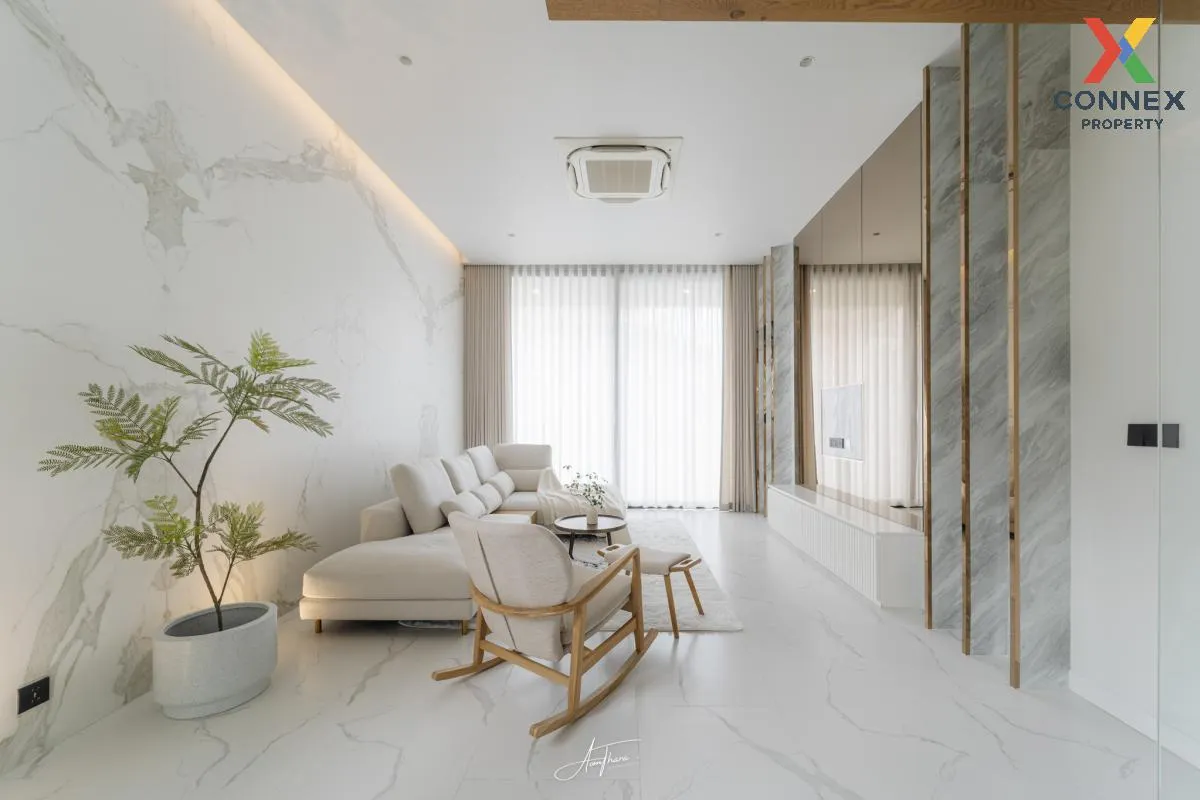 For Rent Detached house ekamai 10 , Watthana , Phra Khanong , Ban 1