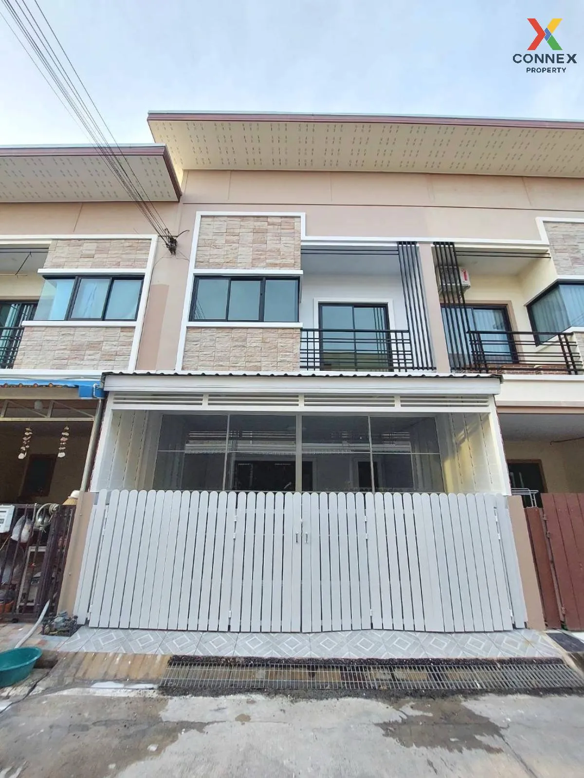 ขายทาวน์เฮ้าส์/ทาวน์โฮม  หมู่บ้านกูดส์แลนด์ สมุทรสาคร ตลาดกระทุ่ม 1
