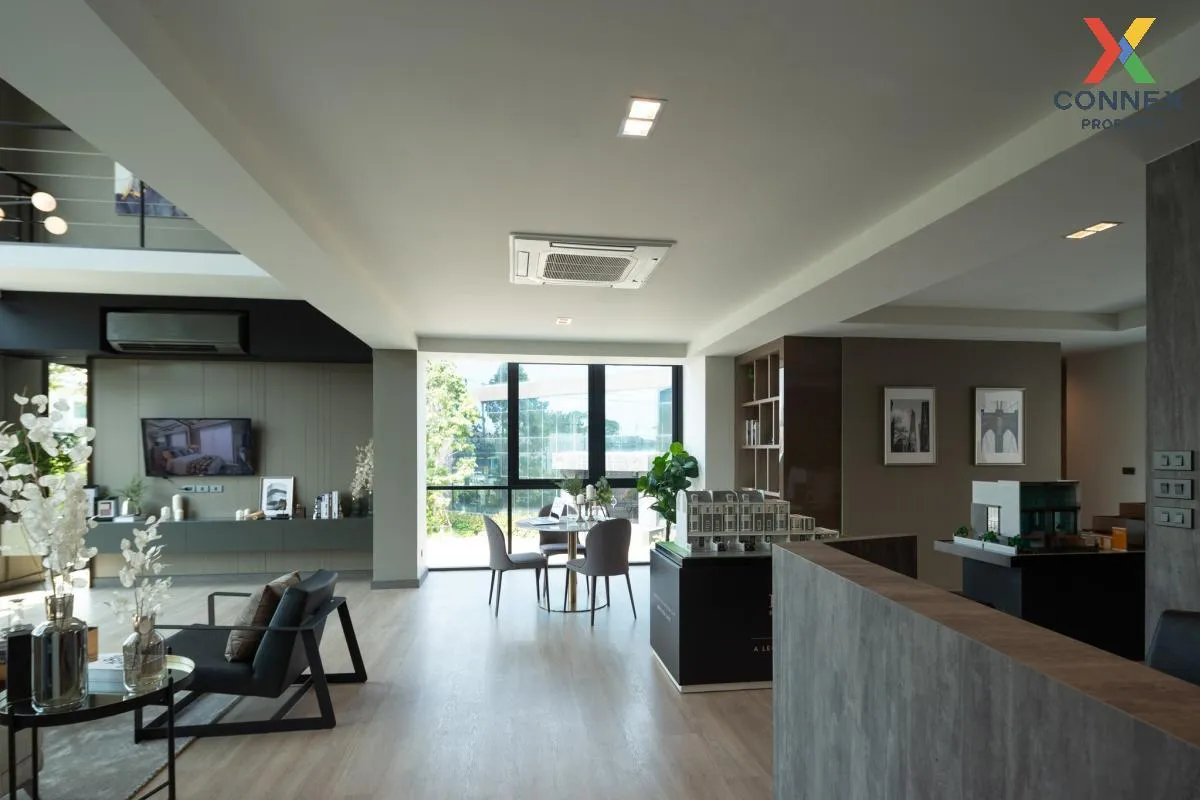 For Sale The Preston Empire , corner unit , wide frontage , Hua M 3