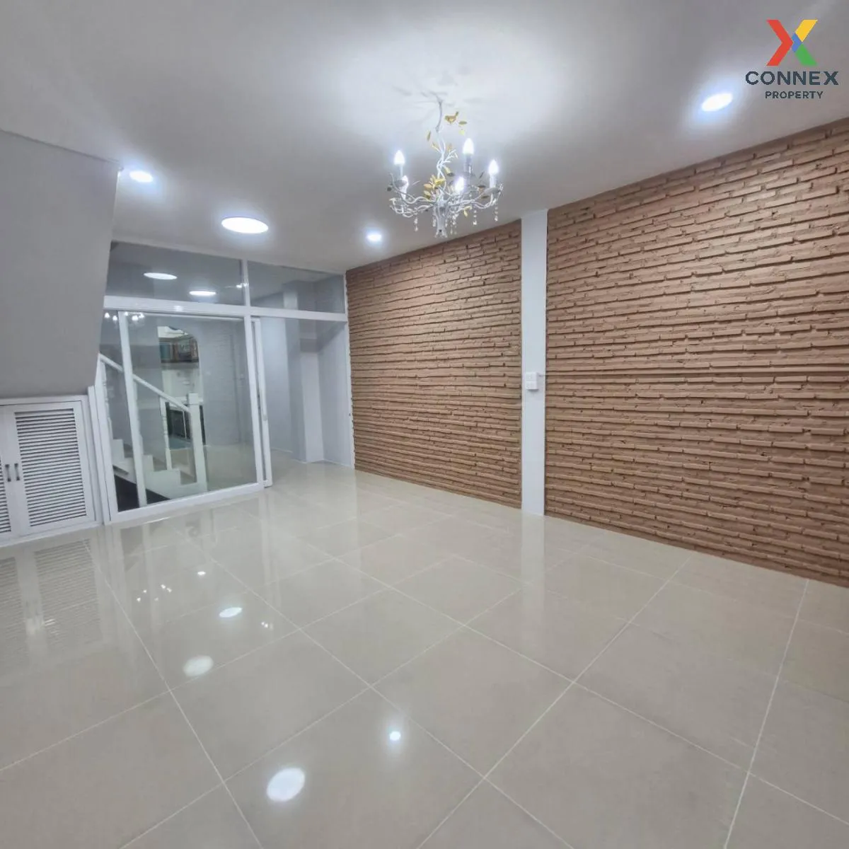 For Sale Townhouse/Townhome  , Tongthong 5 , newly renovated , Ba 2