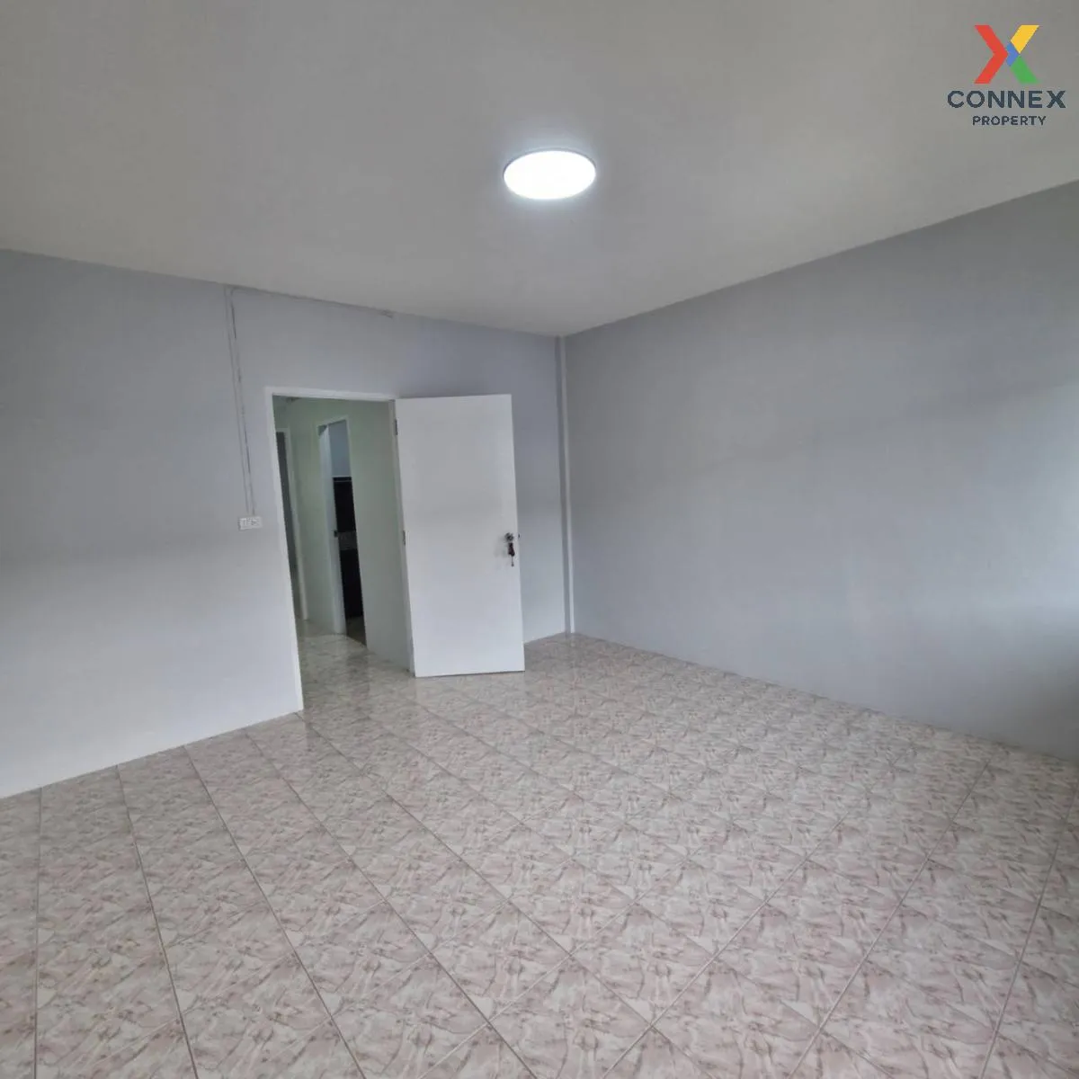 For Sale Townhouse/Townhome  , Tongthong 5 , newly renovated , Ba