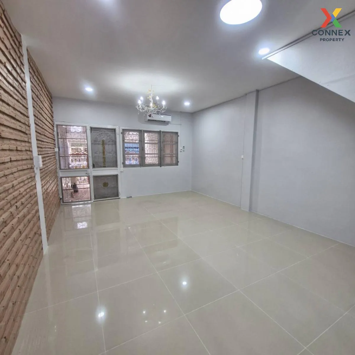 For Sale Townhouse/Townhome  , Tongthong 5 , newly renovated , Ba