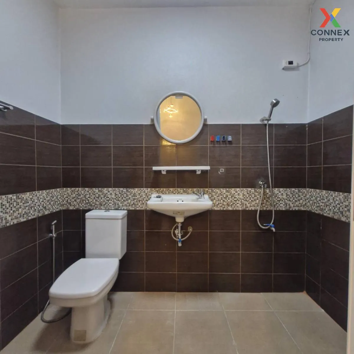 For Sale Townhouse/Townhome  , Tongthong 5 , newly renovated , Ba