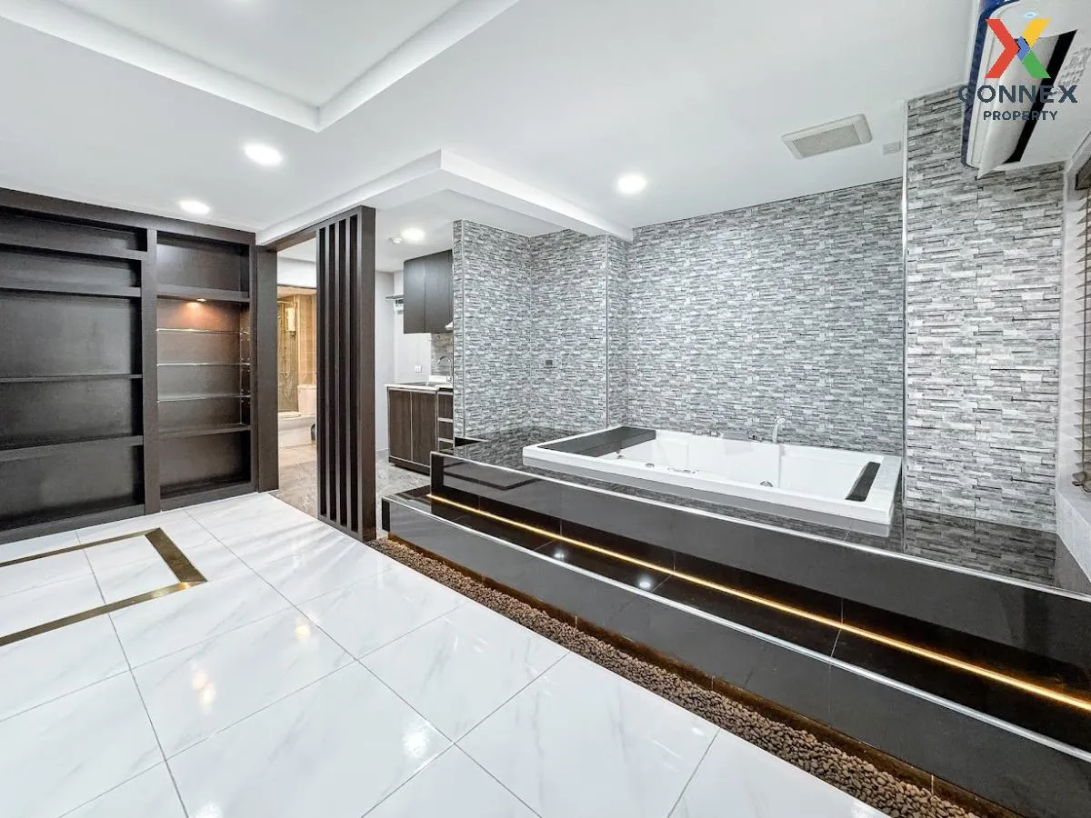 For Sale Condo , The Kris 3 Ratchada 17 , Ratchadaphisek , Din Da