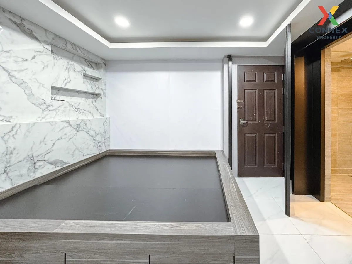 For Sale Condo , The Kris 3 Ratchada 17 , Ratchadaphisek , Din Da