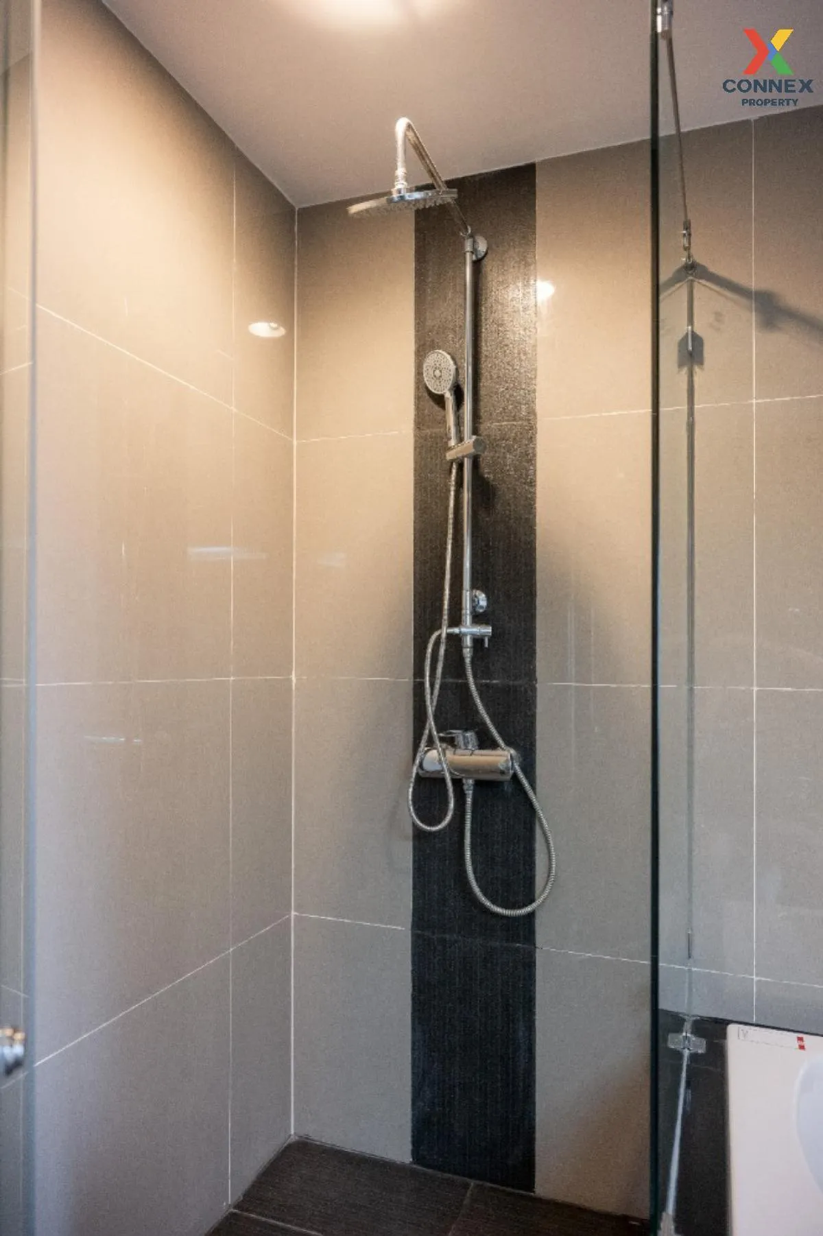 For Rent Condo , The Crest Sukhumvit 34 , nice view , high floor 