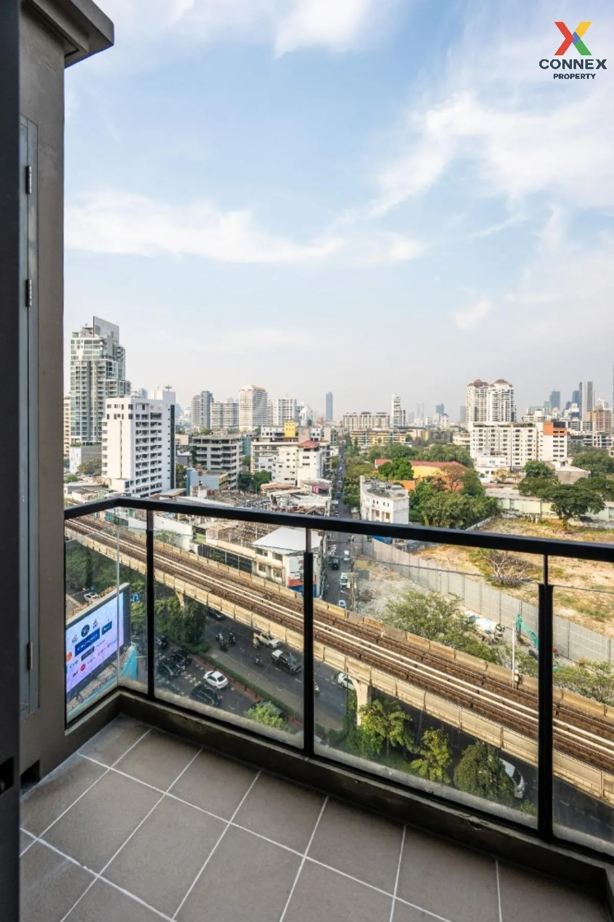 For Rent Condo , The Crest Sukhumvit 34 , nice view , high floor 