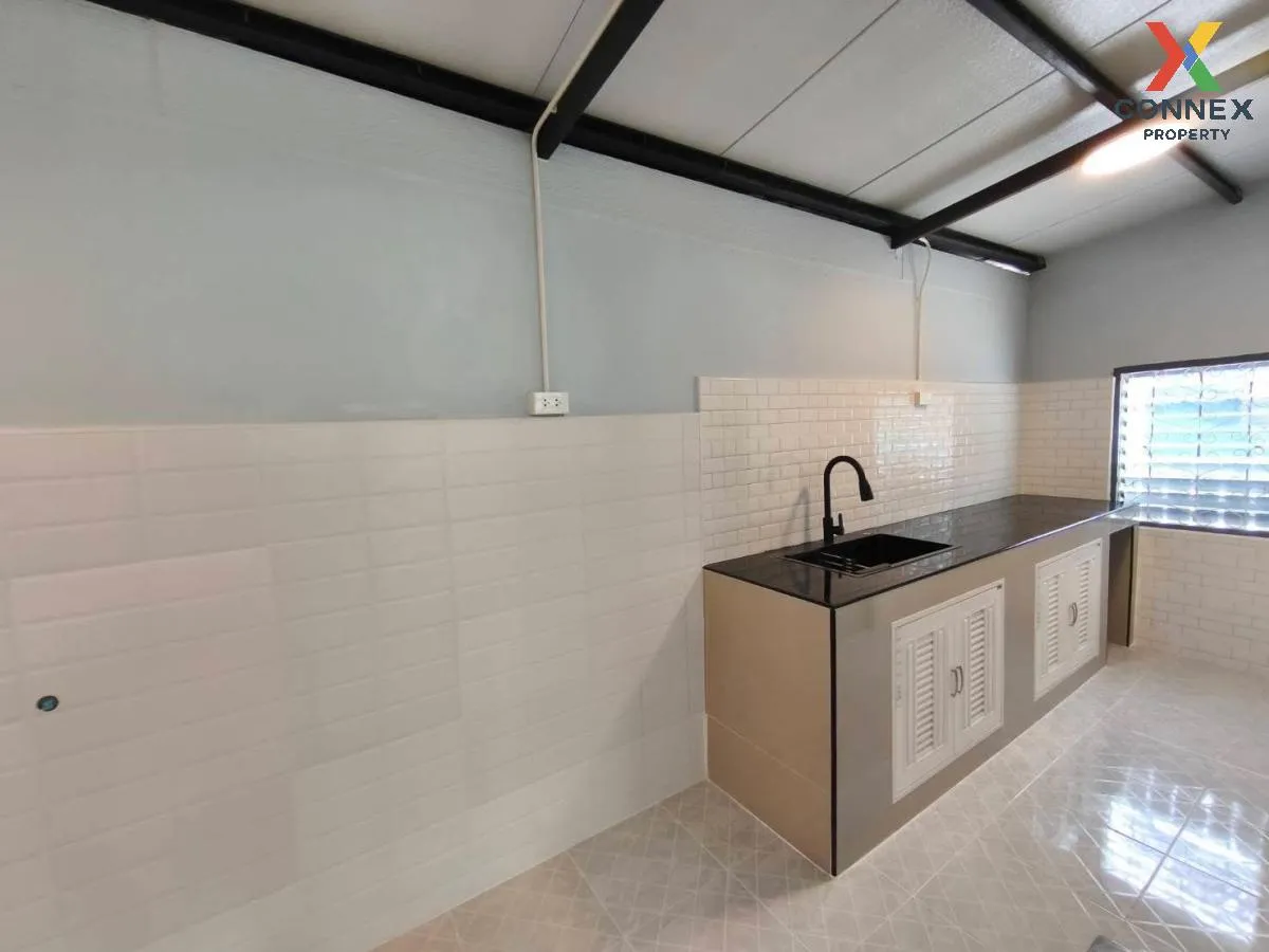 For Sale Townhouse/Townhome  , Baan Pruksa 15 Bangpu , corner uni