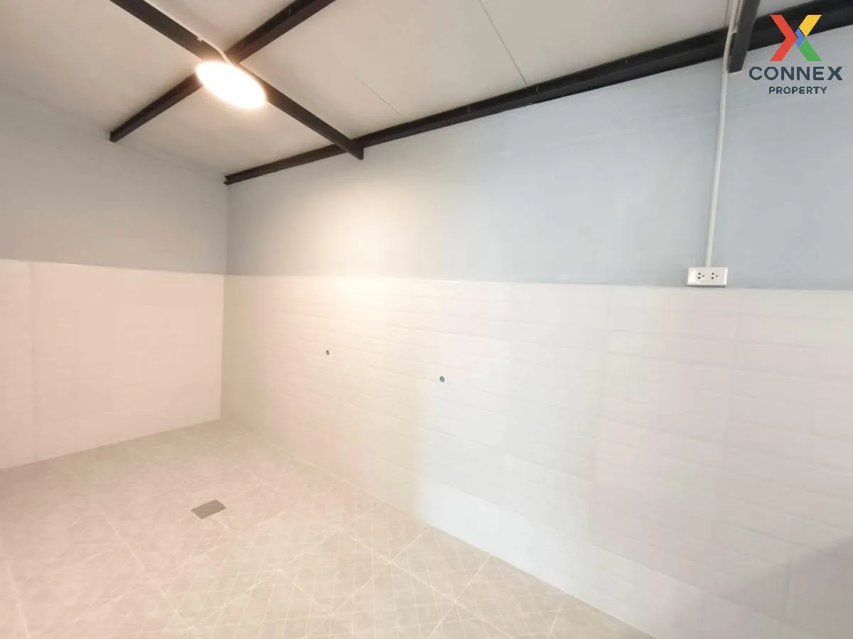 For Sale Townhouse/Townhome  , Baan Pruksa 15 Bangpu , corner uni
