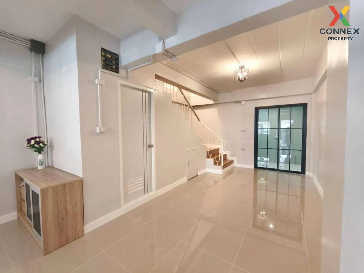 For Sale Townhouse/Townhome  , Por. Pasuk Nives , newly renovated 4