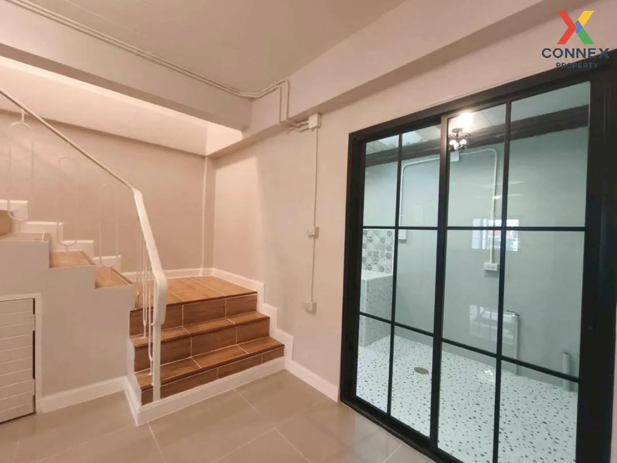 For Sale Townhouse/Townhome  , Por. Pasuk Nives , newly renovated