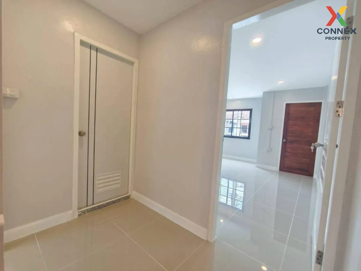For Sale Townhouse/Townhome  , Por. Pasuk Nives , newly renovated