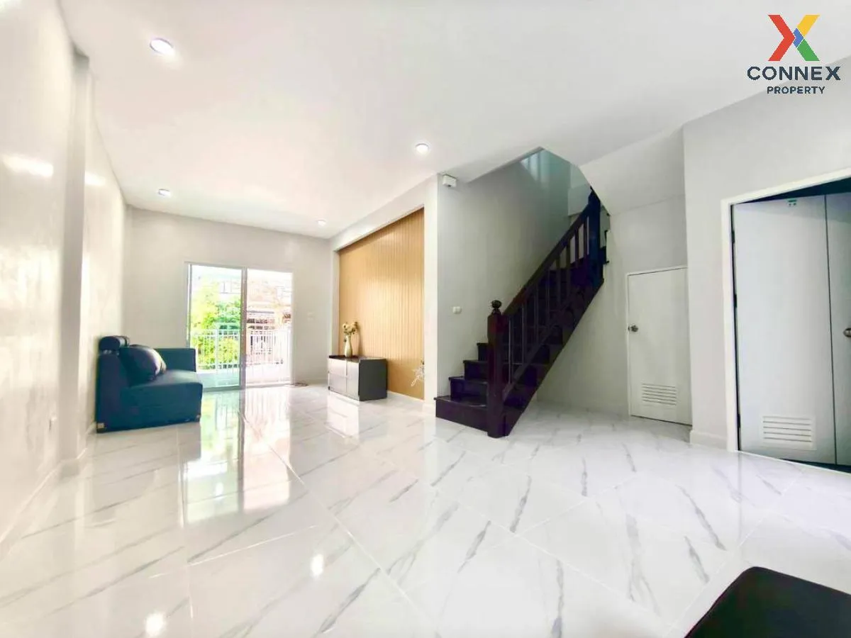 For Sale Townhouse/Townhome  , Lio Wongwaen-Pinklao , newly renov