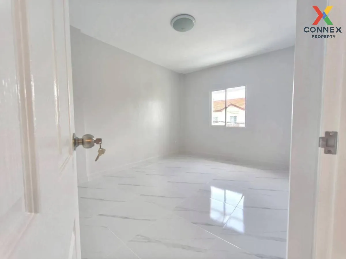 For Sale Townhouse/Townhome  , Lio Wongwaen-Pinklao , newly renov